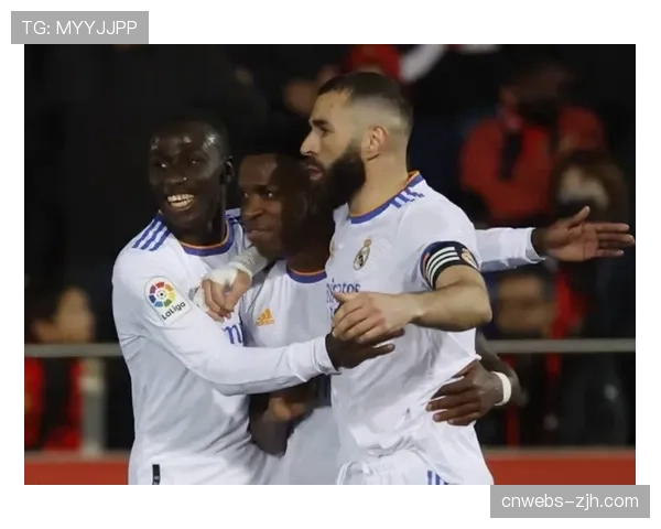 国家德比实时：皇马半场2-1巴萨，维尼修斯两度利用纵深冲击得手