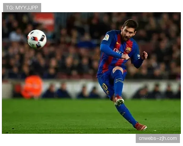 特写:伯纳乌雨夜,维尼修斯与阿什拉夫的边路缠斗持续整场。 特写:伯纳乌雨夜,维尼修斯与阿什拉夫的边路缠斗持续整场。