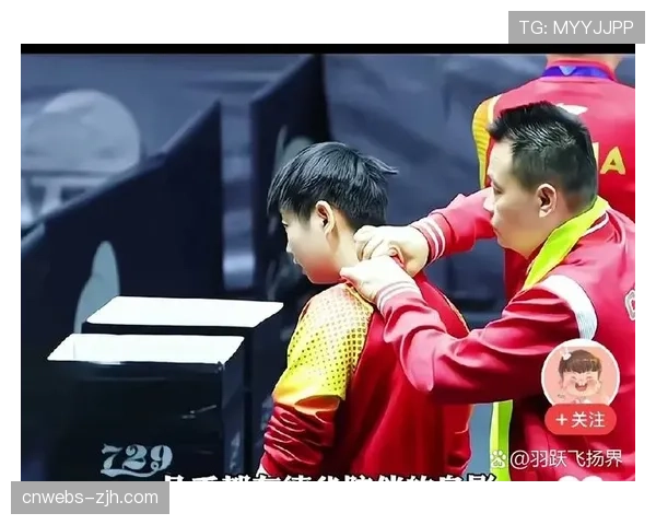 暖心一幕：比赛中球童突发不适，对方队医第一时间进场施救